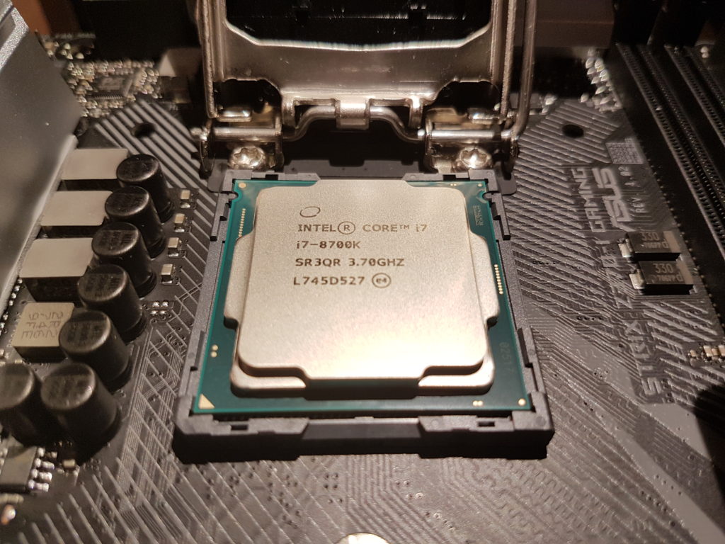 Intel Core i7-8700K vs Intel Core i7-7700K 2018 gaming comparison